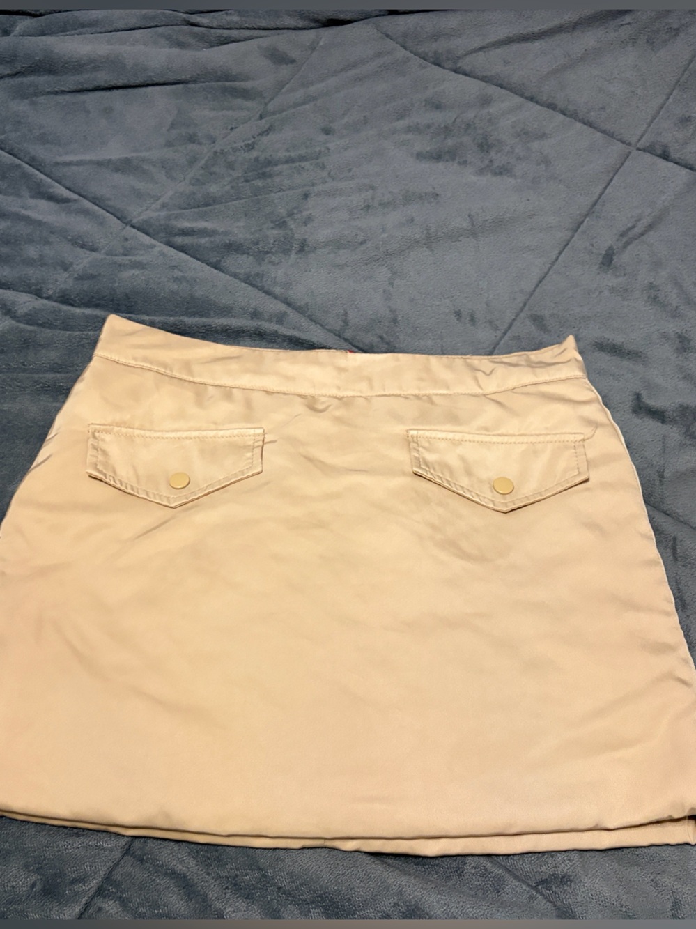 Women’s Cream Casual Mini Shorts with Buttoned Flap Pockets